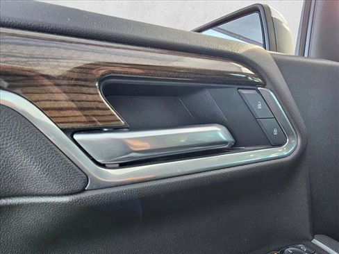 Used 2025 Chevrolet Silverado 1500 LT image 19