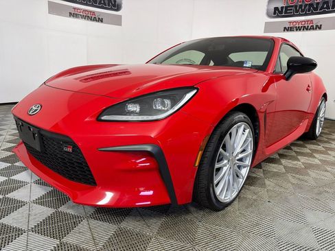 Used 2023 Toyota GR86 Premium RWD image 7