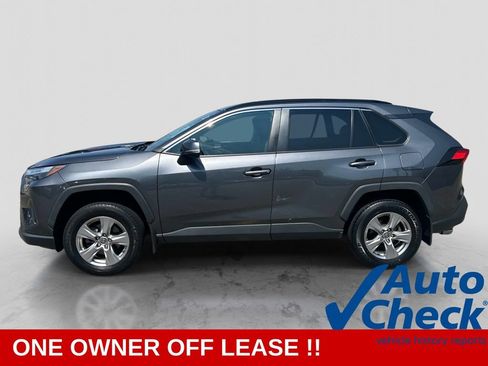 Used 2022 Toyota RAV4 XLE AWD/4WD image 4