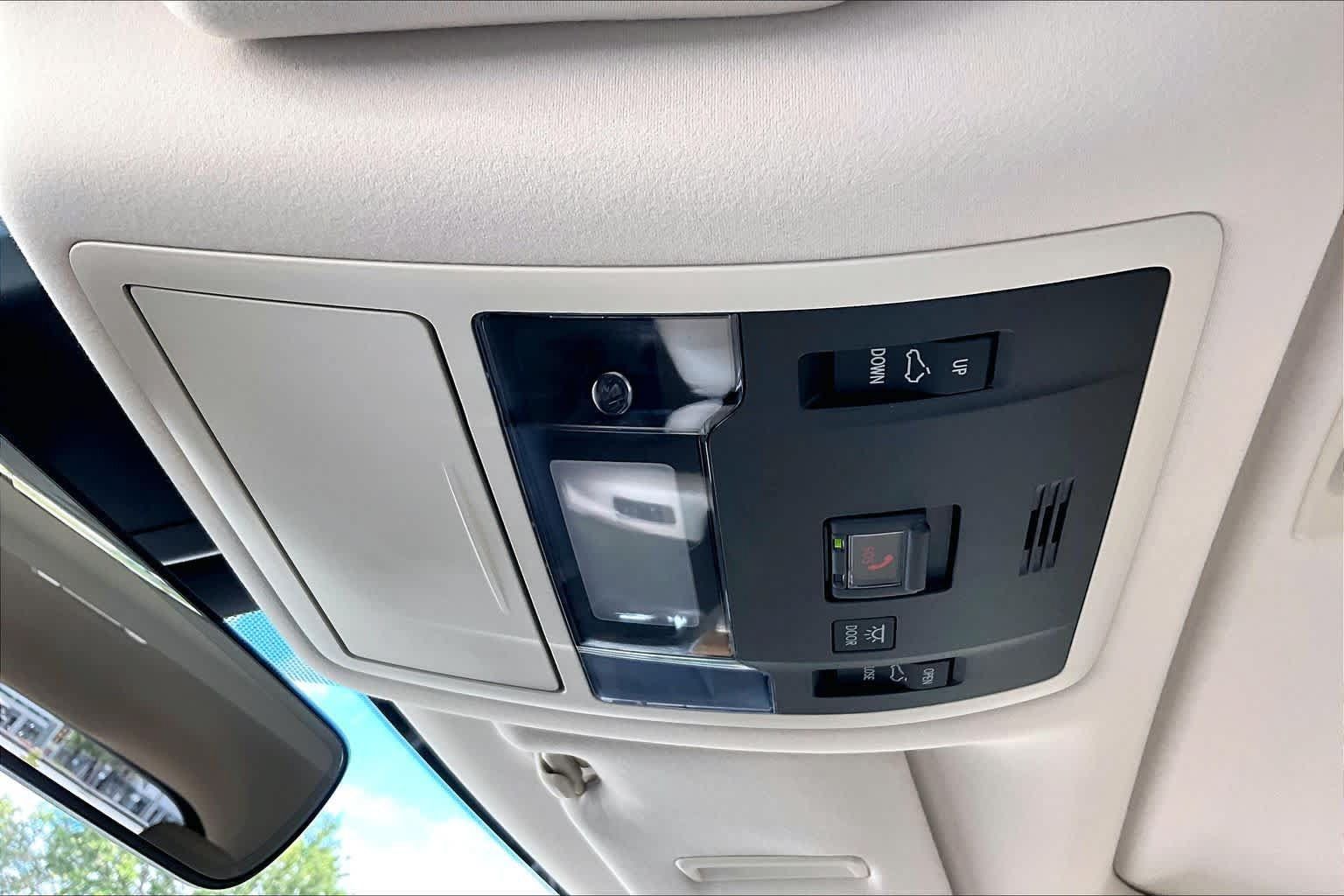 Used 2022 Lexus RX 350L FWD w/ Premium Package image 32