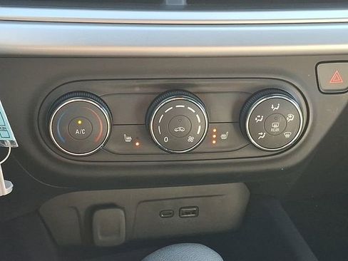 Certified 2024 Chevrolet Trax RS w/ Driver Confidence Package image 16