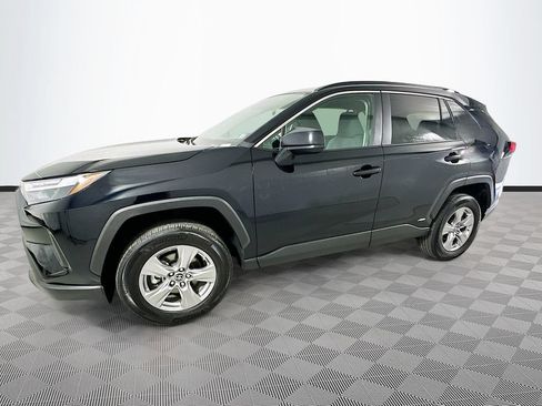 Used 2024 Toyota RAV4 LE AWD/4WD image 4