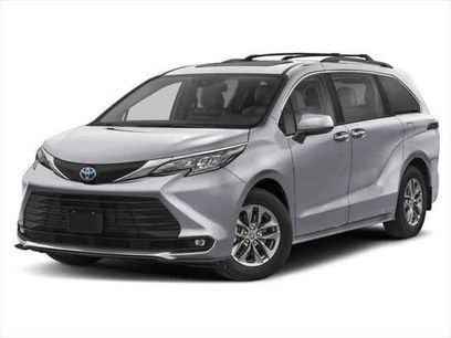 Used 2025 Toyota Sienna XLE