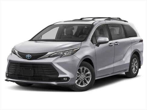 Used 2025 Toyota Sienna XLE image 1