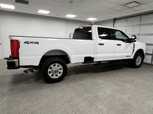 Used 2023 Ford F350 XLT w/ FX4 Off-Road Package image 14