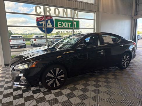 Used 2022 Nissan Altima 2.5 SV FWD image 3