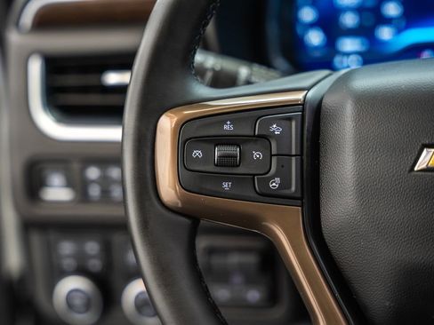 Used 2024 Chevrolet Suburban High Country AWD/4WD image 35