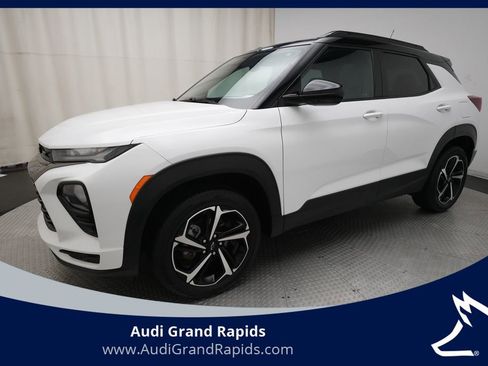 Used 2023 Chevrolet TrailBlazer RS w/ Sun and Liftgate Package AWD/4WD image 1
