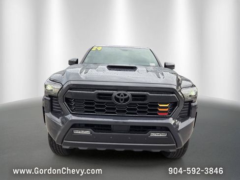Used 2024 Toyota Tacoma TRD Sport w/ TRD Sport Upgrade Package AWD/4WD image 9