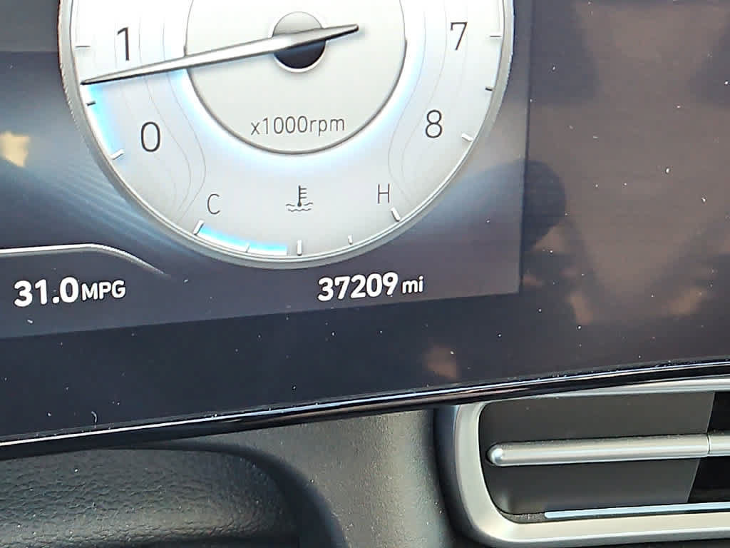 Used 2024 Hyundai Elantra SEL FWD image 19
