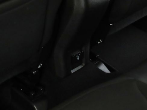 Used 2017 Jeep Renegade Altitude image 6