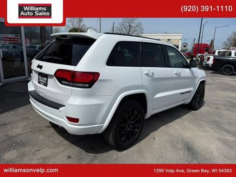 Used 2019 Jeep Grand Cherokee Altitude AWD/4WD image 3