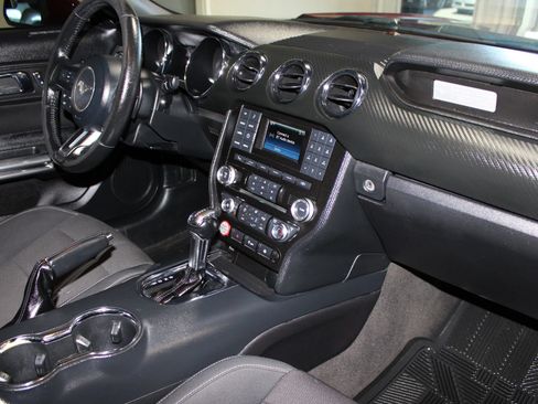 Used 2016 Ford Mustang Coupe RWD image 13