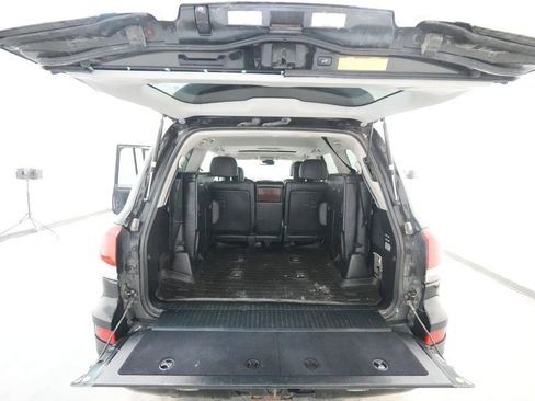 Used 2013 Lexus LX 570 4WD w/ Luxury Pkg image 24