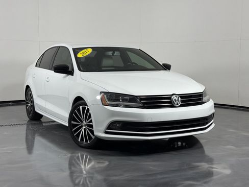 Used 2017 Volkswagen Jetta Sport FWD image 2