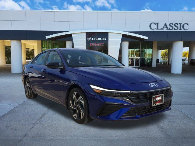 Used 2025 Hyundai Elantra Sport FWD image 1