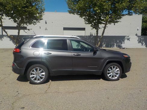 Used 2014 Jeep Cherokee Limited FWD image 5