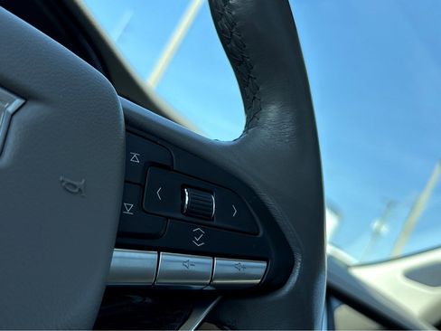 Used 2022 Cadillac XT6 Premium Luxury AWD/4WD image 16