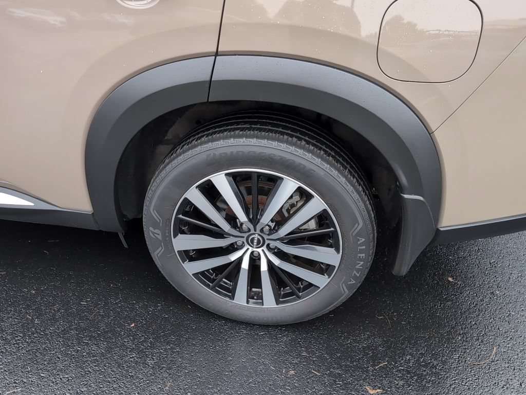 Used 2023 Nissan Pathfinder Platinum AWD/4WD image 15