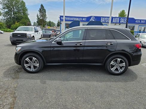 Used 2021 Mercedes-Benz GLC 300 4MATIC w/ Premium Package image 2