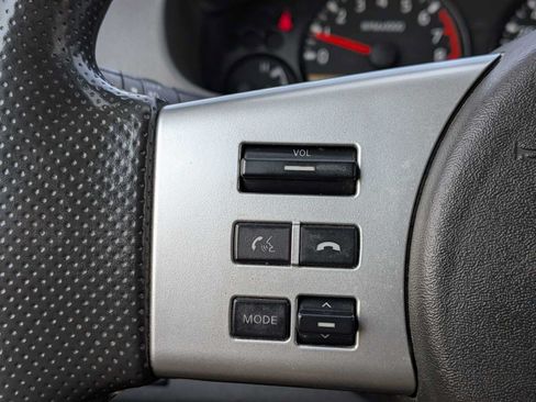 Used 2013 Nissan Frontier SV w/ SV Value Truck Pkg AWD/4WD image 21