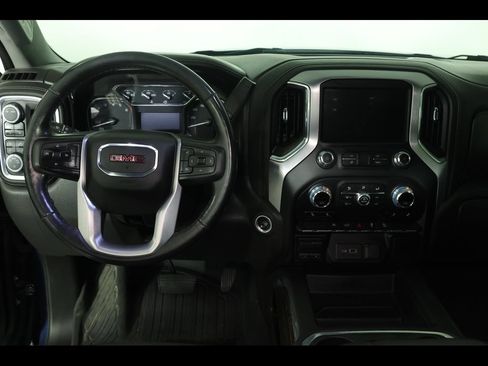 Used 2021 GMC Sierra 1500 Elevation w/ LPO, Elevation Black Package AWD/4WD image 17