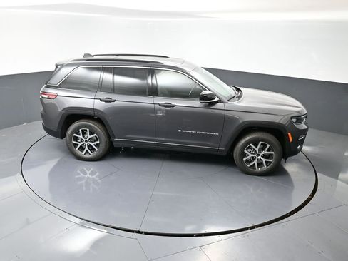 New 2025 Jeep Grand Cherokee Limited w/ Luxury Tech Group II image 38