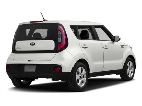 Used 2017 Kia Soul FWD image 2