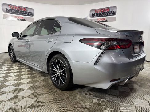 Used 2023 Toyota Camry SE FWD image 5