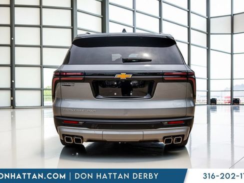 Used 2025 Chevrolet Traverse LT AWD/4WD image 24