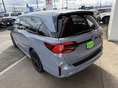 Used 2025 Honda Odyssey Sport-L image 2