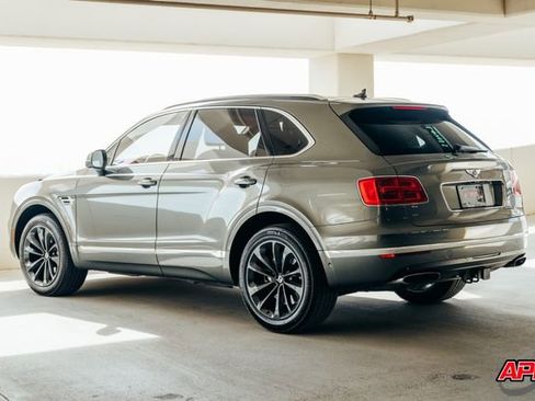Used 2017 Bentley Bentayga image 66