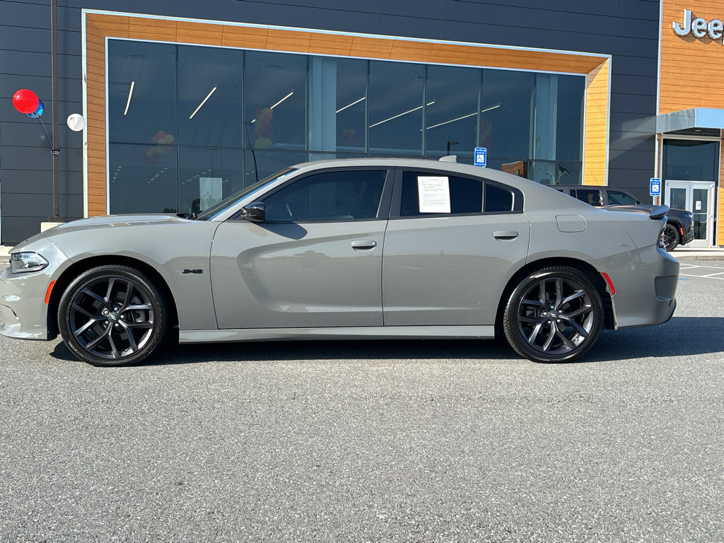 Used 2023 Dodge Charger R/T w/ Plus Group RWD image 9