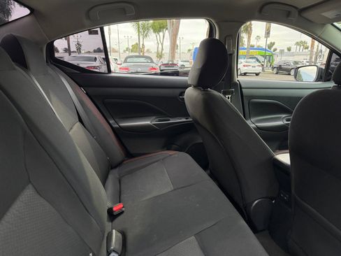 Used 2021 Nissan Versa SR image 17