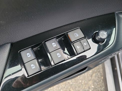 Used 2018 Toyota Prius Prime Plus image 20