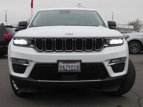 Used 2022 Jeep Grand Cherokee Limited image 3