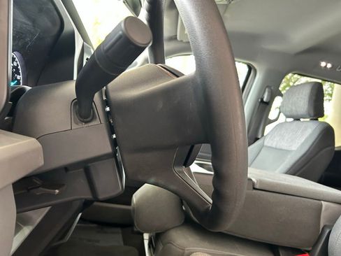 Used 2025 Ford F350 XLT AWD/4WD image 36