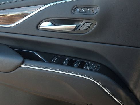 Used 2023 Cadillac Escalade ESV Premium Luxury image 14