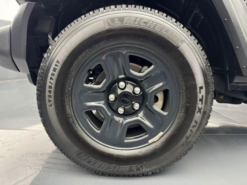 Used 2019 Jeep Wrangler Unlimited Sport image 35