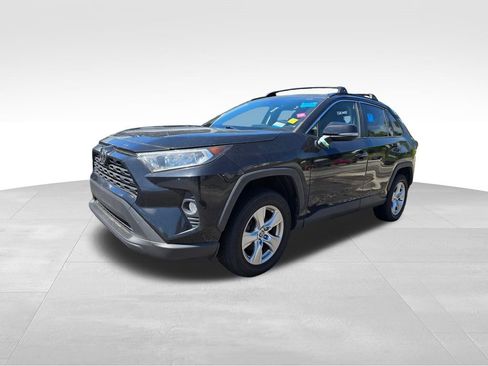 Used 2020 Toyota RAV4 XLE AWD/4WD image 7