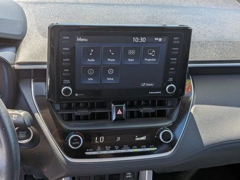 Used 2022 Toyota Corolla Cross LE AWD/4WD image 19