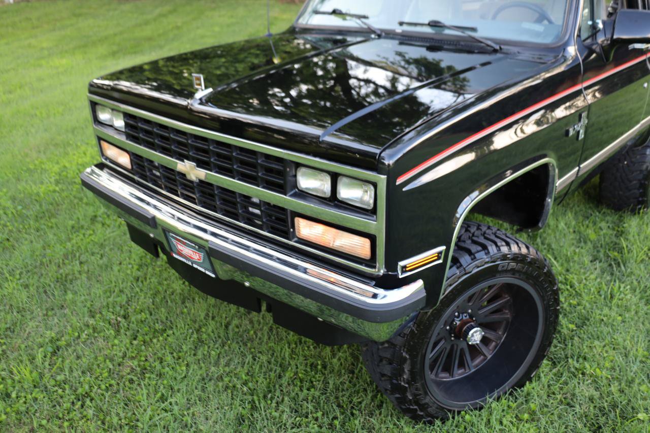 Used 1990 Chevrolet Blazer 4WD image 5