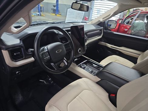 Used 2022 Ford Expedition Platinum AWD/4WD image 19