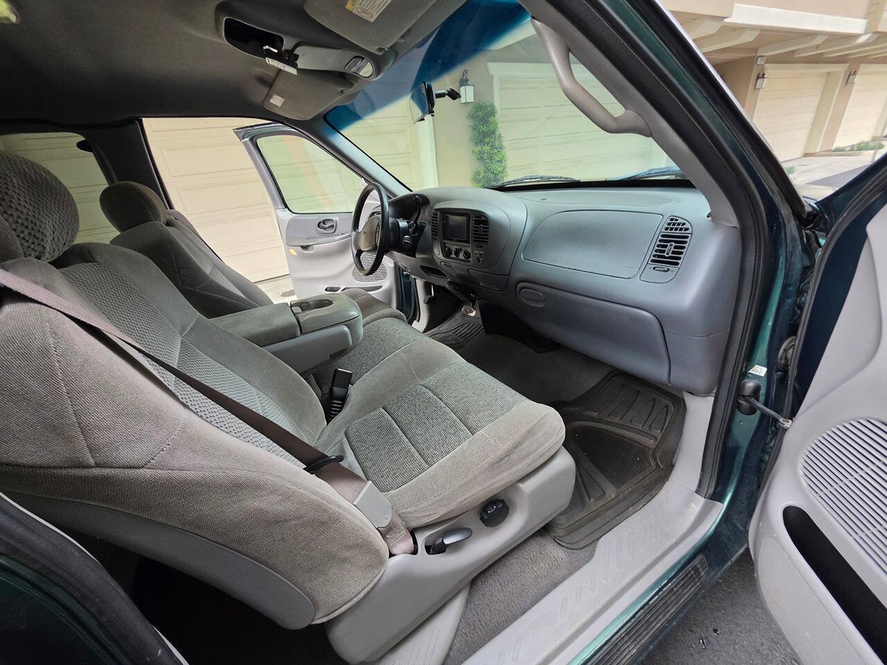 Used 1999 Ford F150 Lariat RWD image 14