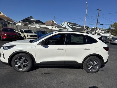 New 2026 Ford Escape ST-Line w/ Tech Pack #1 FWD image 8