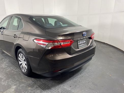Used 2018 Toyota Camry LE image 9