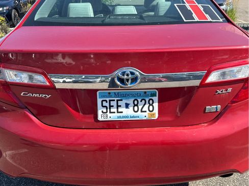Used 2012 Toyota Camry XLE w/ Leather Pkg FWD image 5