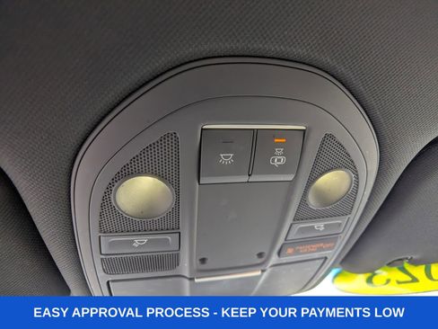 Used 2023 Genesis G70 2.0T image 29