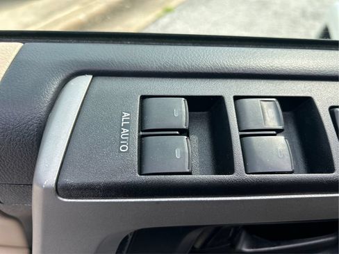 Used 2010 Toyota 4Runner SR5 w/ Convenience Pkg AWD/4WD image 49