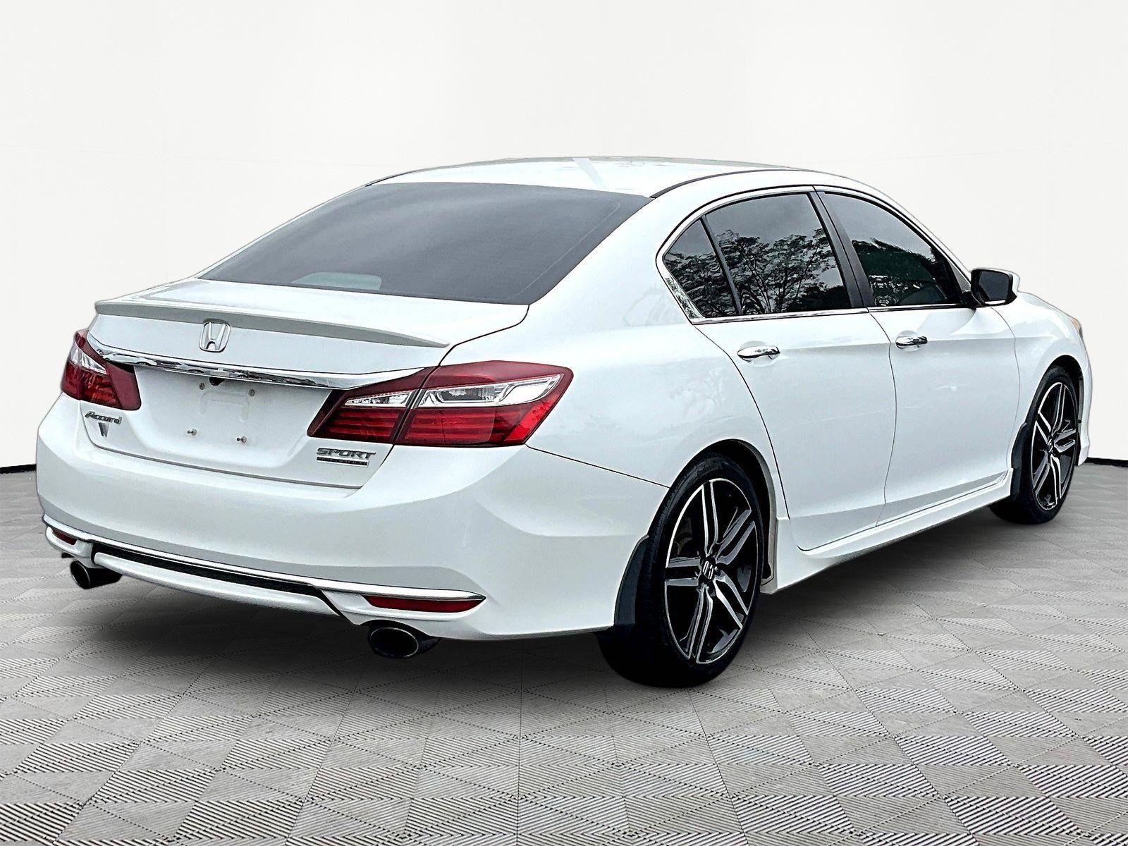 Used 2017 Honda Accord Sport Special Edition image 13